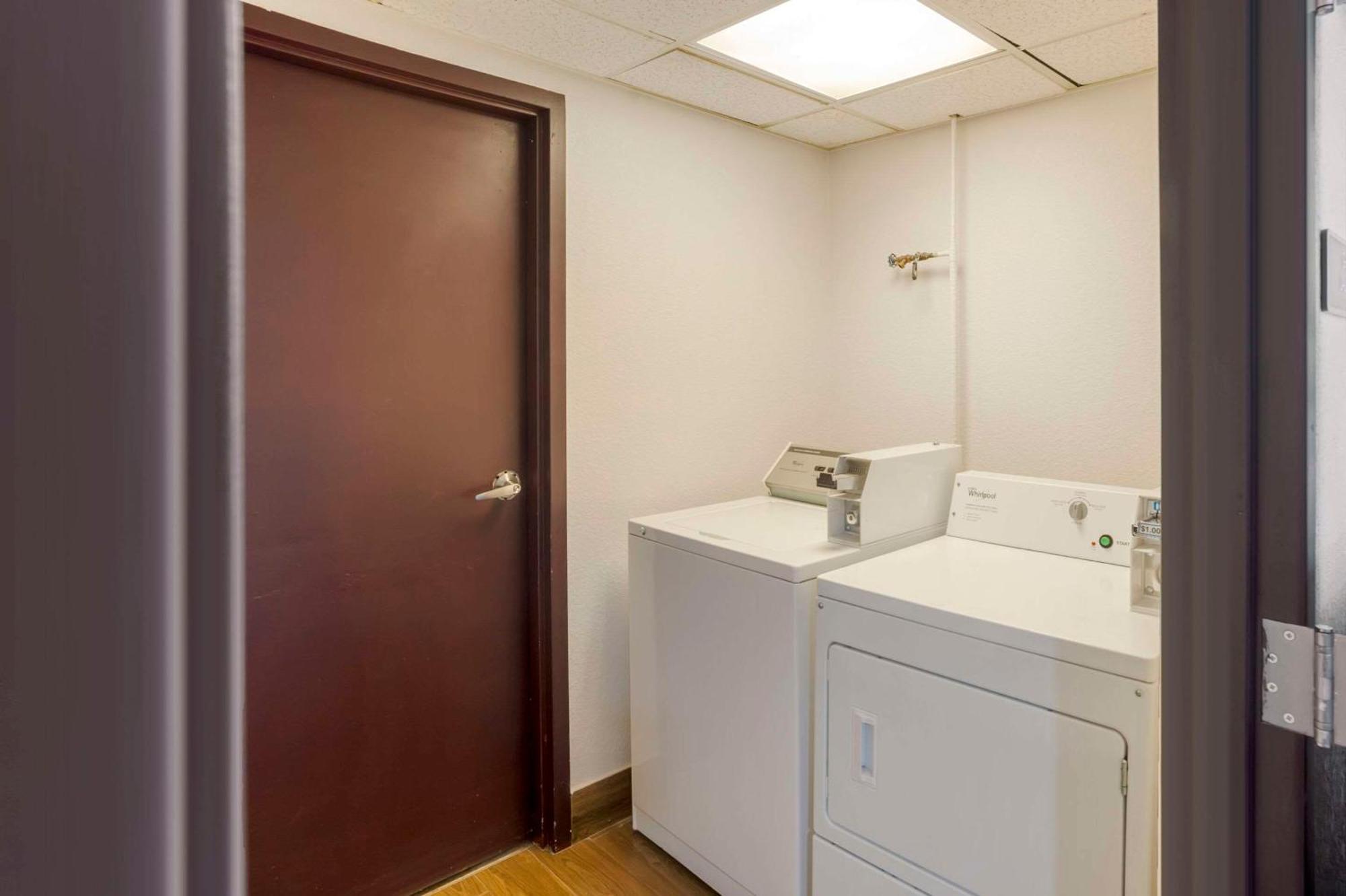 פלטצ'ר Comfort Inn Asheville Airport מראה חיצוני תמונה