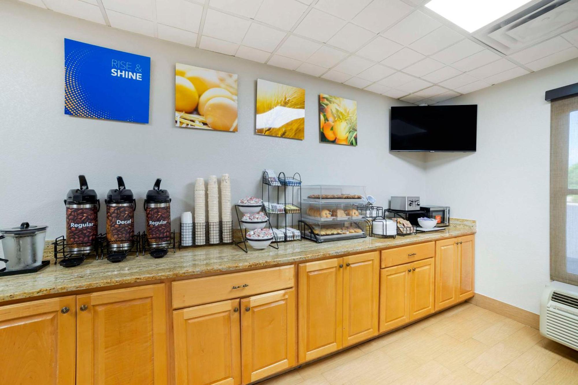 פלטצ'ר Comfort Inn Asheville Airport מראה חיצוני תמונה